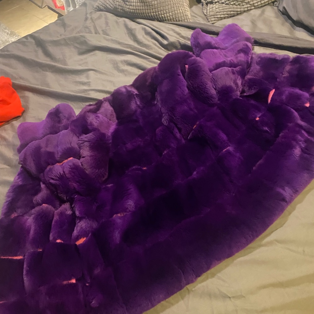Fur 3/4 sleeve jacket size 38 worn twice a show stopper - Picture 2 of 7